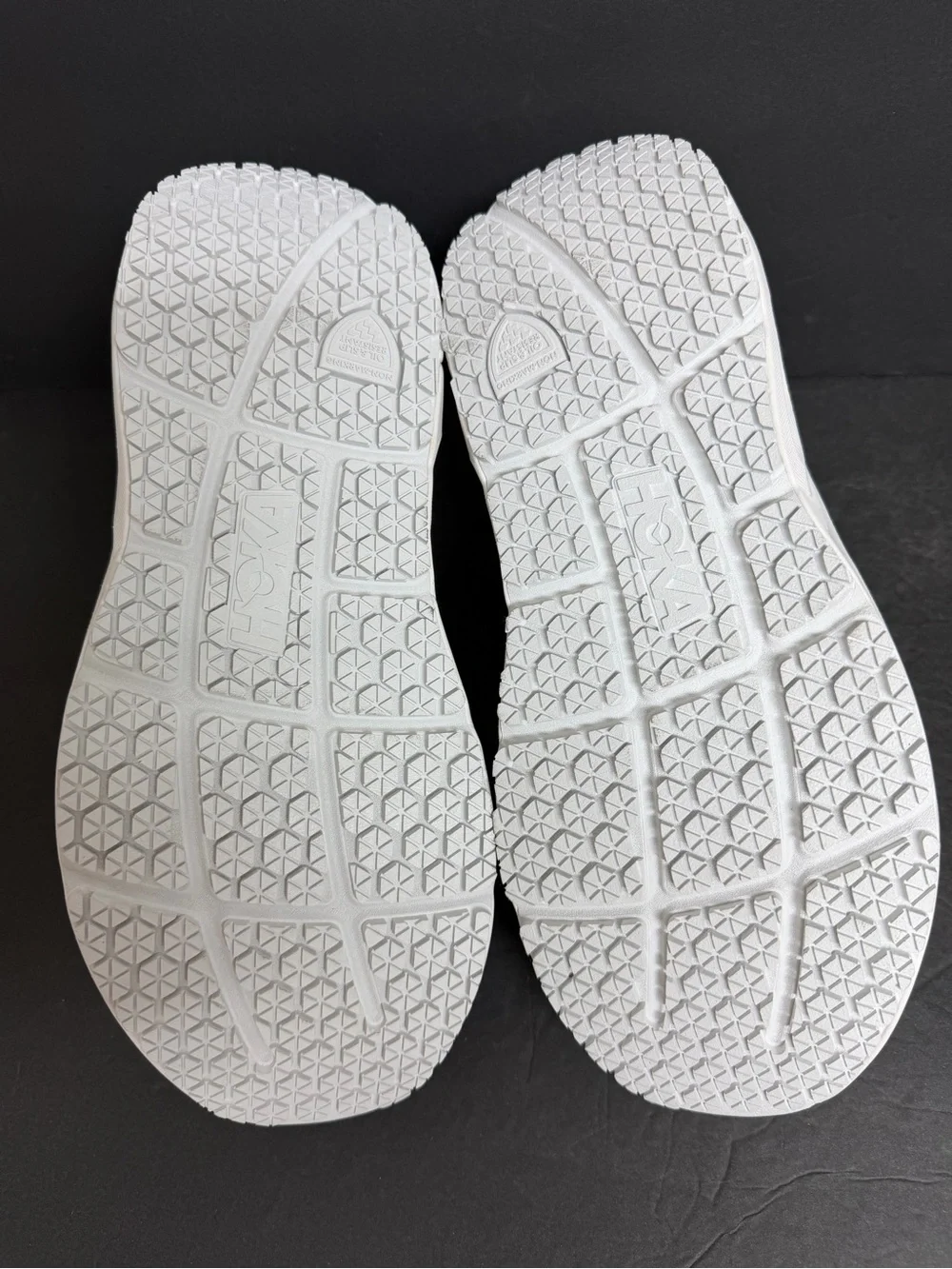 NEW Hoka One One Arahi SR Men’s Size 10.5 (2E WIDE) 1168714-WWH Shoes Rare White